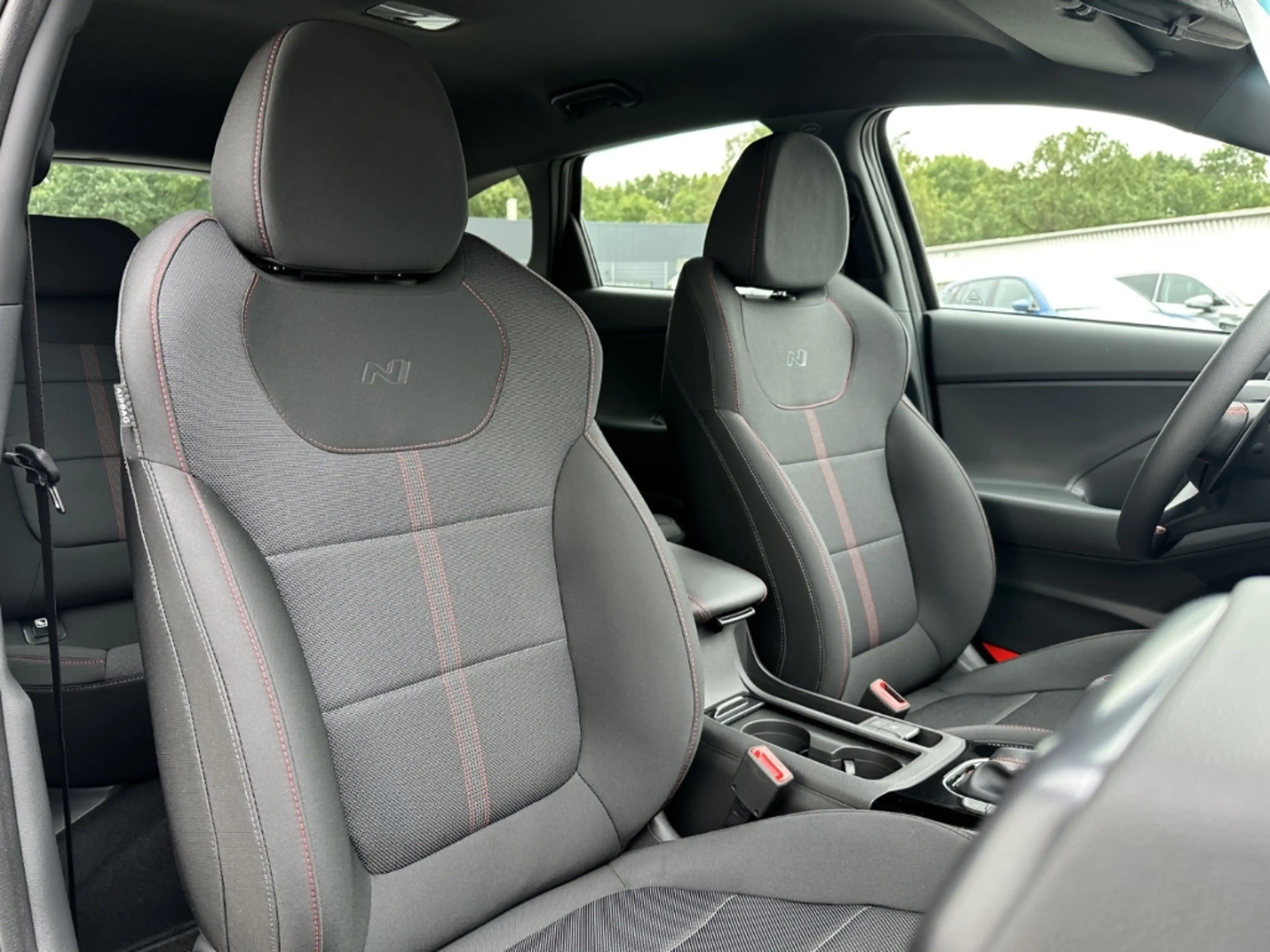 Hyundai i30 1.6 T-GDI DCT N-Line LED CarPlay Kessy Cam Tempo N — photo 7