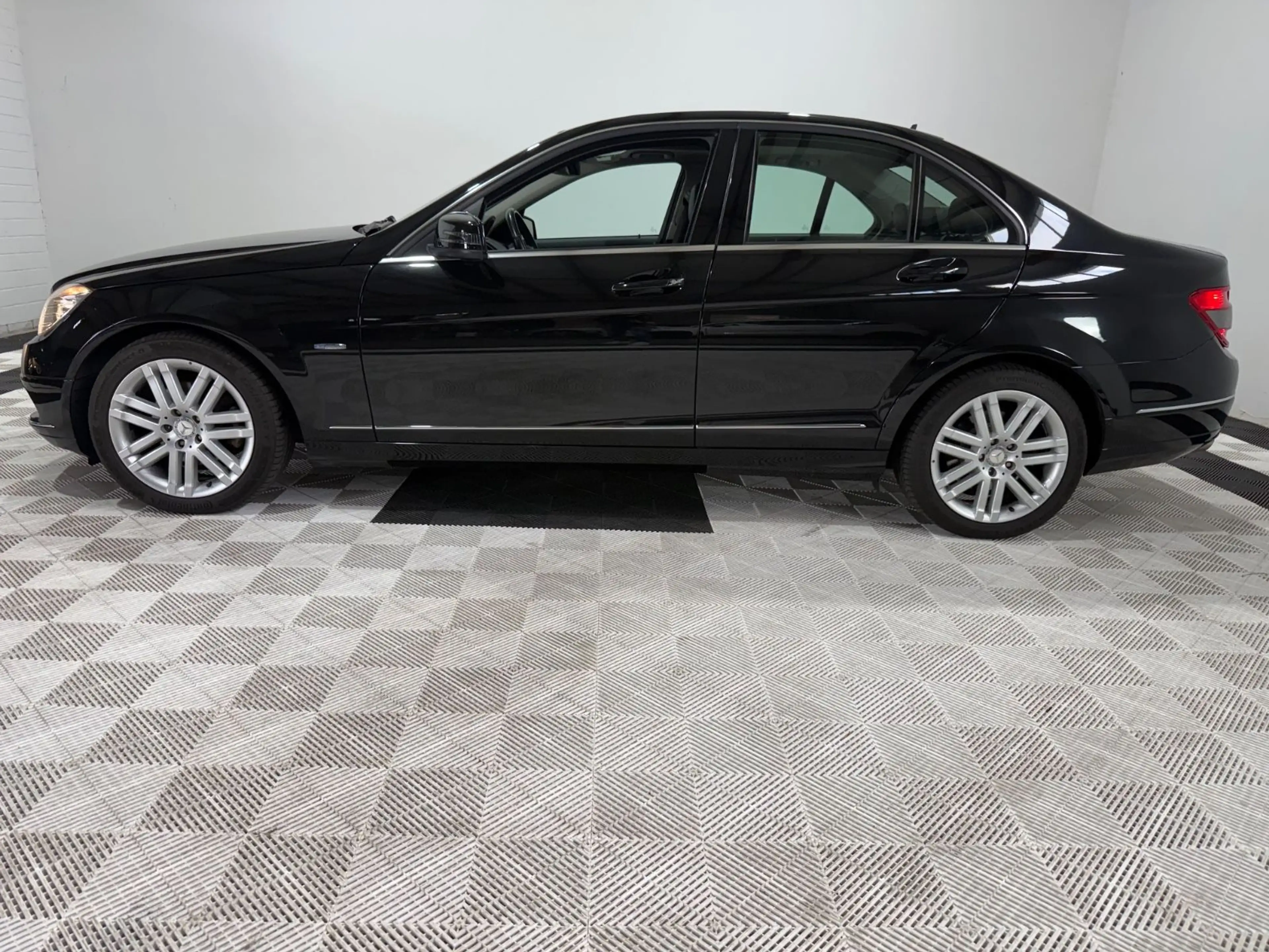 Mercedes-Benz C 200 CGI Avantgarde BlueEFFICIENCY°Klima°Navi° — photo 4