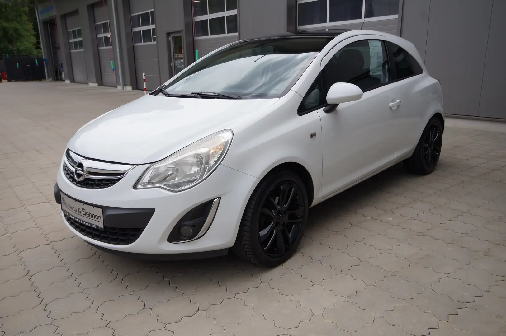 Opel Corsa 1.4 16V Color Edition Weiß - 1