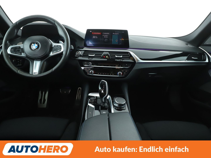 BMW 530 530i xDrive M Sport Aut.*NAV*HUD*TEMPO*CAM*PDC* — photo 12