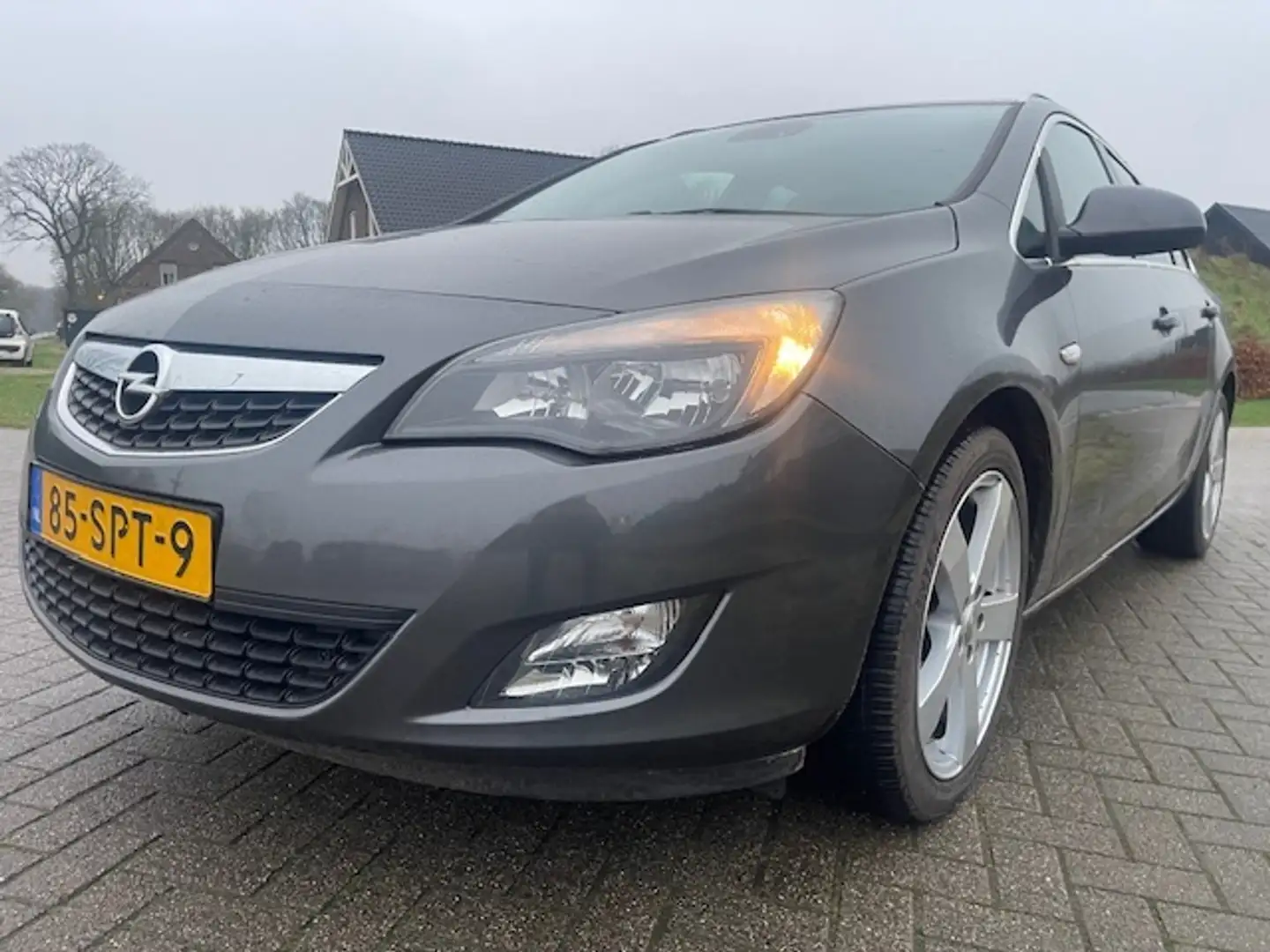 Opel Astra Sports Tourer 1.4 Turbo Edition Grijs - 1