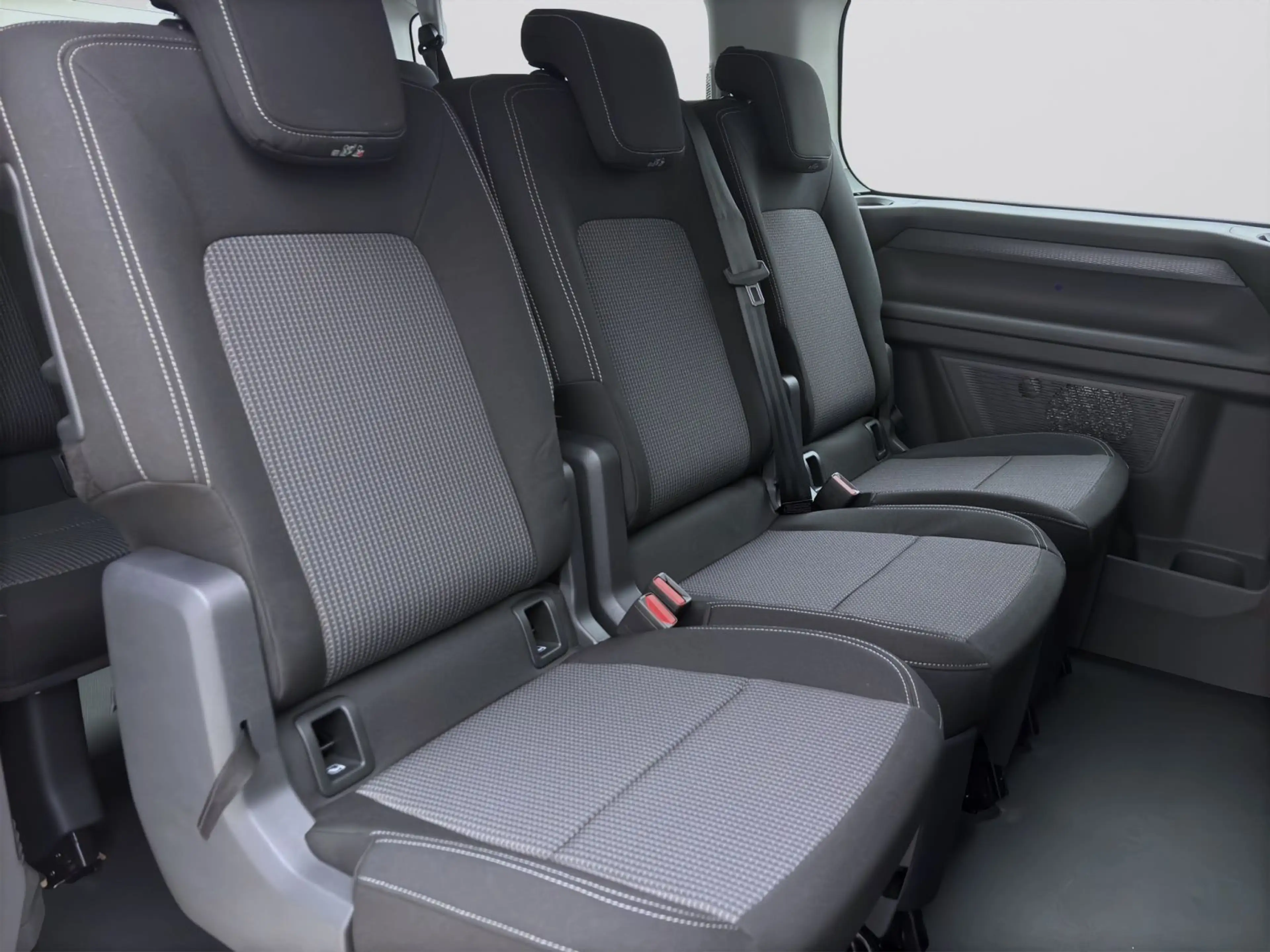 Volkswagen T7 Caravelle 2.0 TDI KR NAVI KAMERA KLIMA PDC LE — photo 15