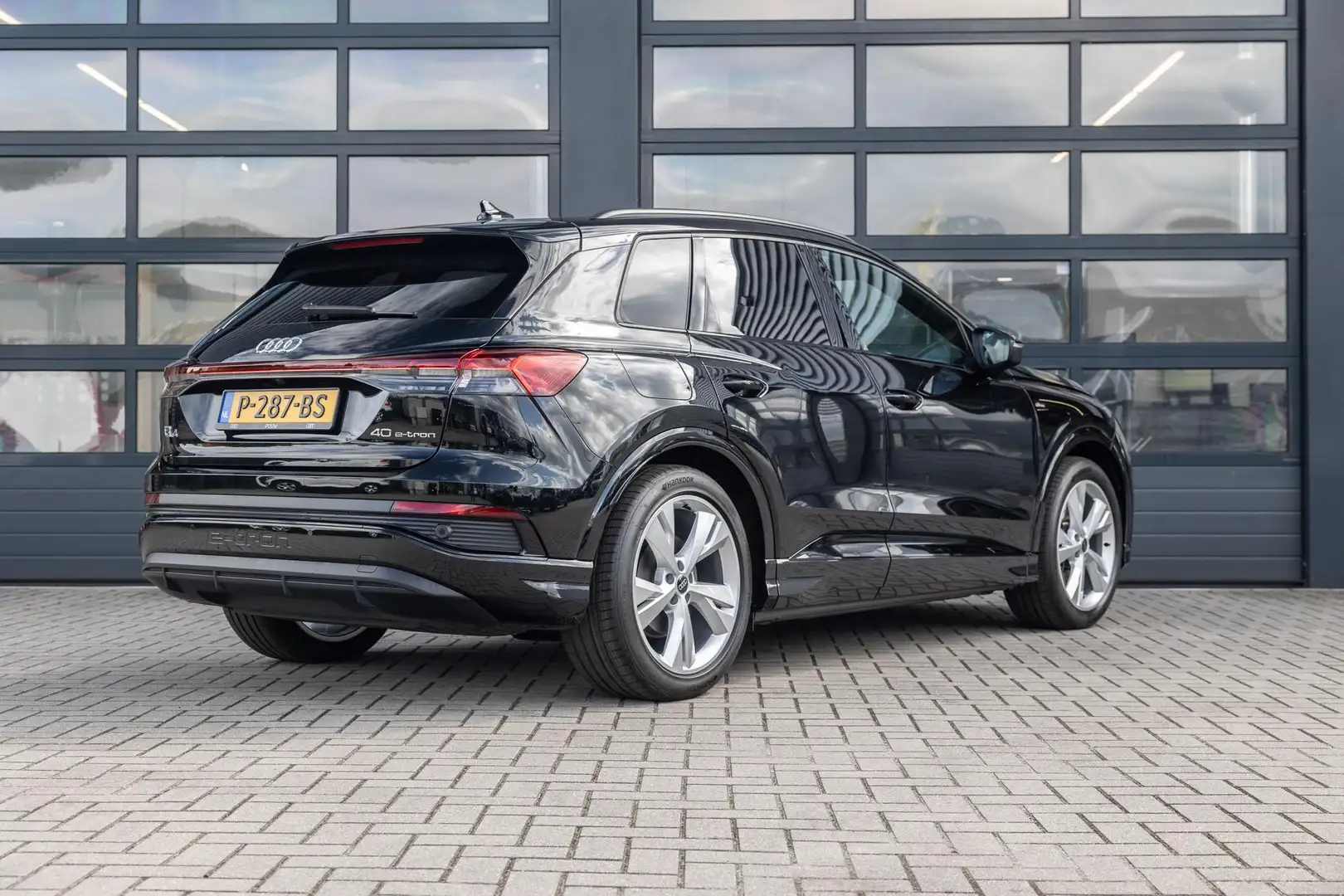 Audi Q4 e-tron 40 Launch edition S Competition 77 kWh | Trekhaak Zwart - 2