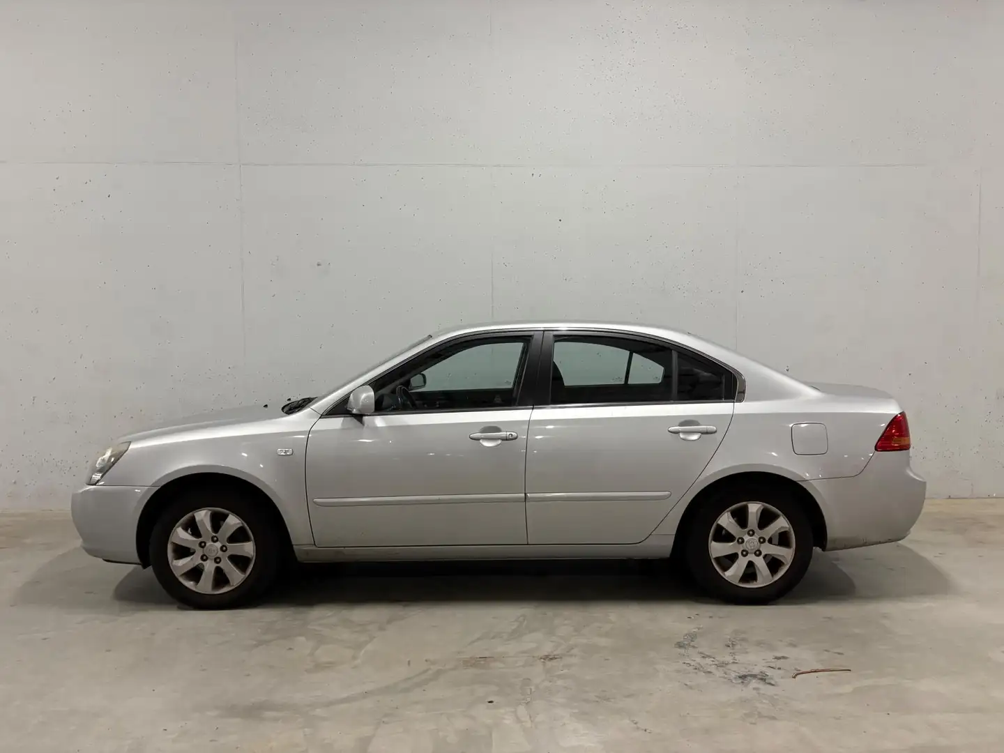 Kia Magentis 2.0 CVVT X-ecutive Airco Clima Trekhaak PDC Grau - 2