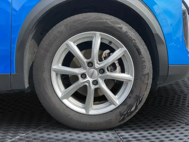 Peugeot 2008 view 9