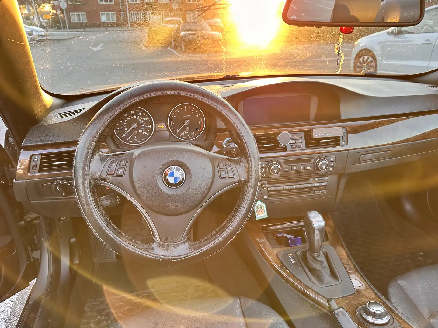BMW 330 Cabrio Aut. Edition Exclusive - 2