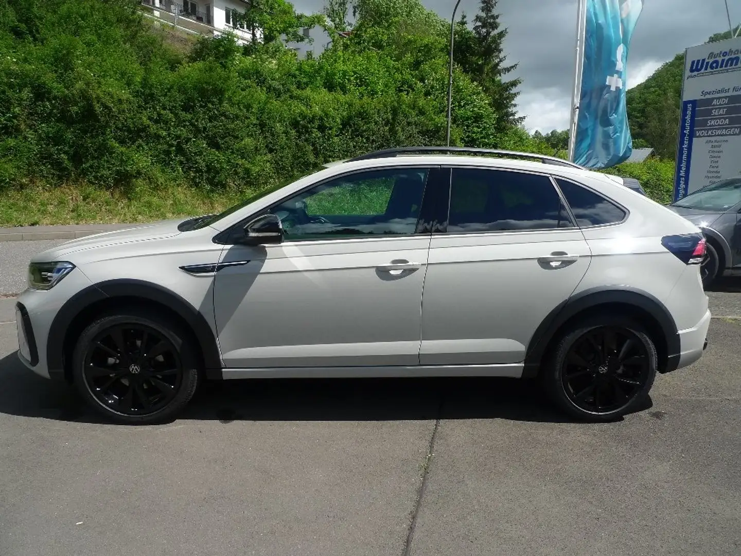 Volkswagen Taigo R-Line Black Style 1.0 TSI 81 kw RFK Climatronic Grün - 1