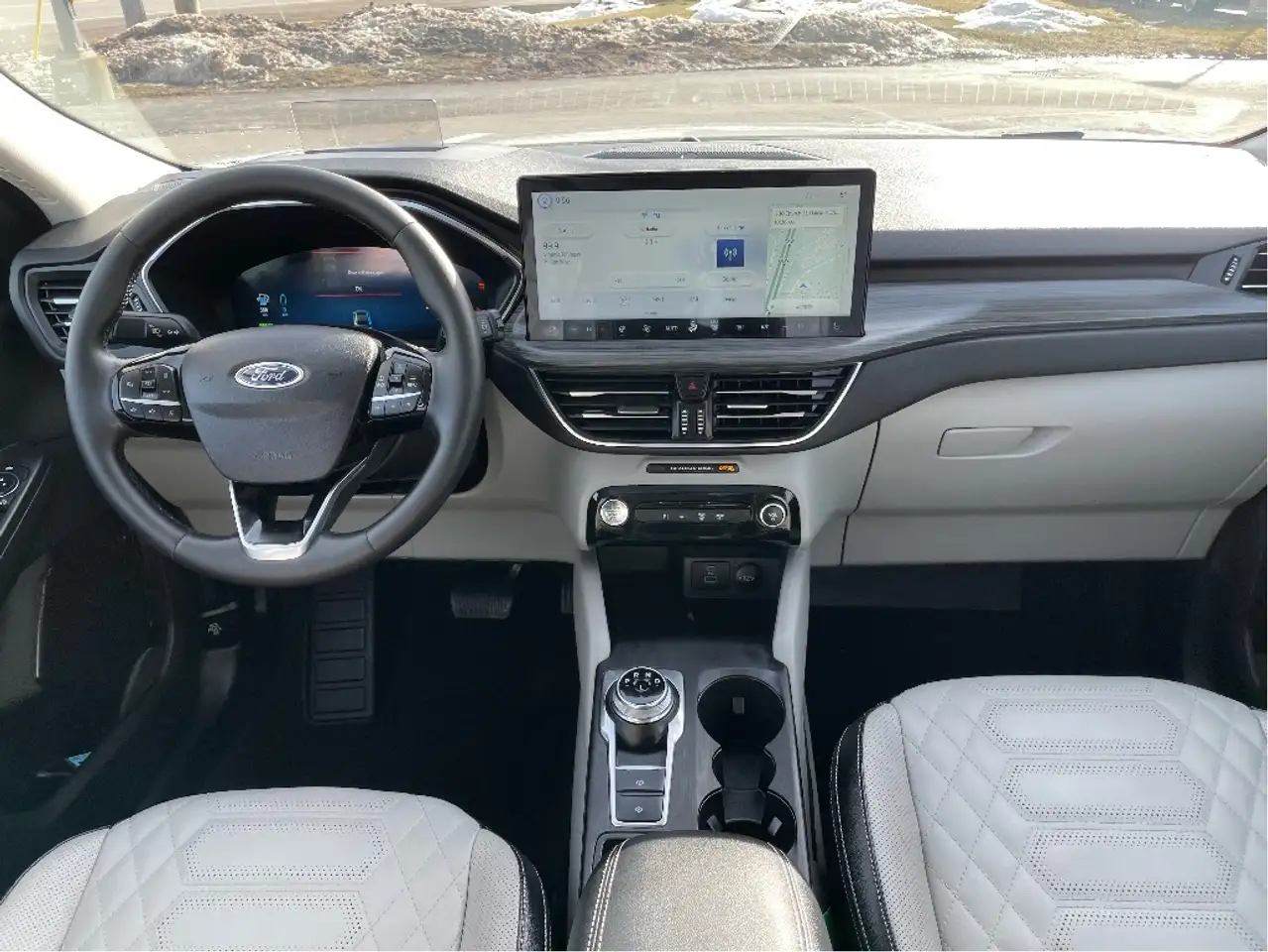 Ford Escape снимка Ford Escape