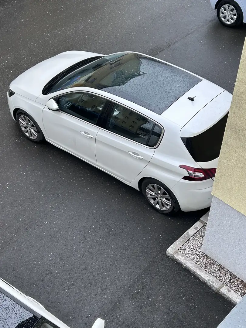 Peugeot 308 2,0 BlueHDI 150 Allure Aut. Weiß - 1