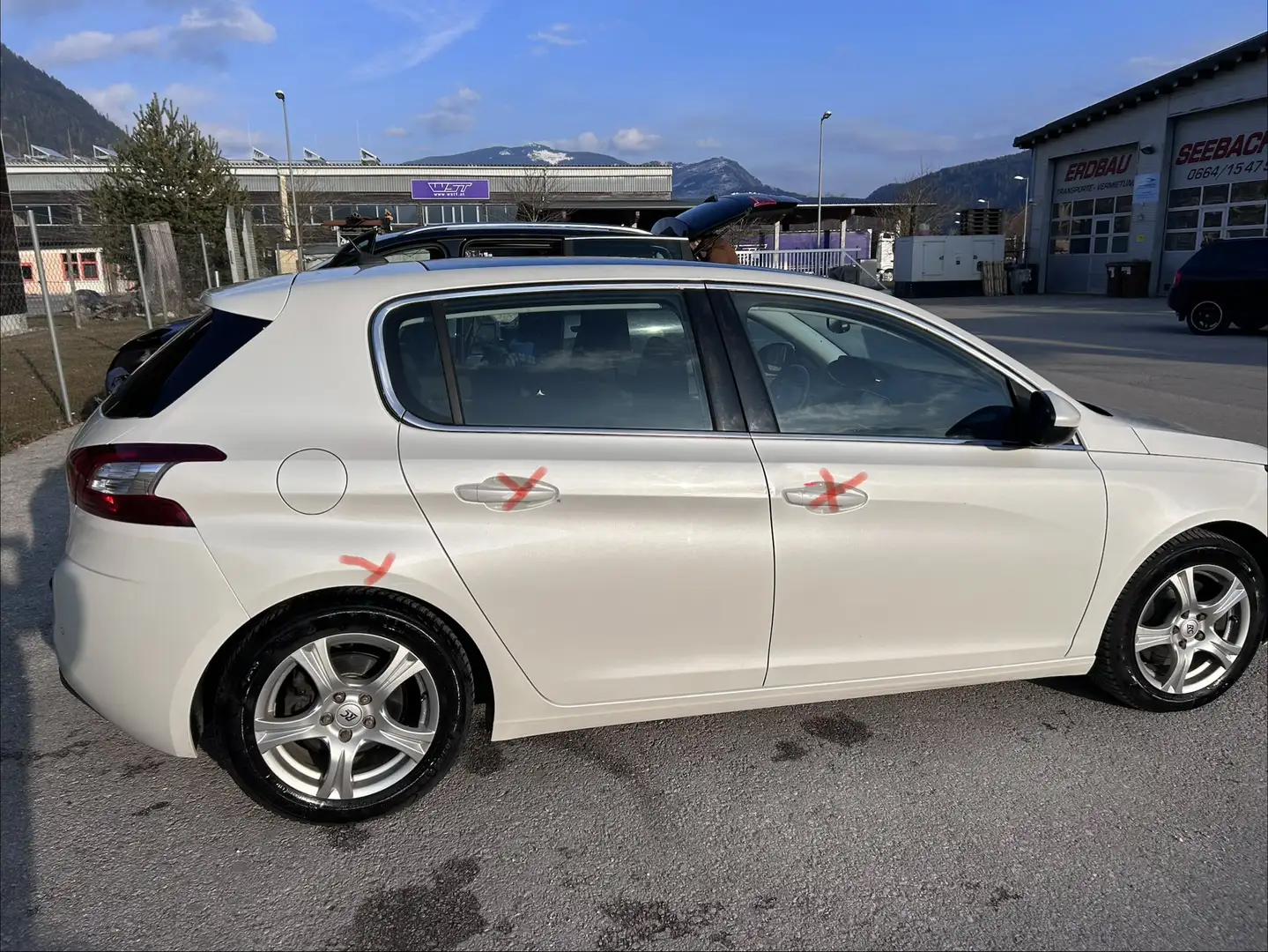 Peugeot 308 2,0 BlueHDI 150 Allure Aut. Weiß - 2