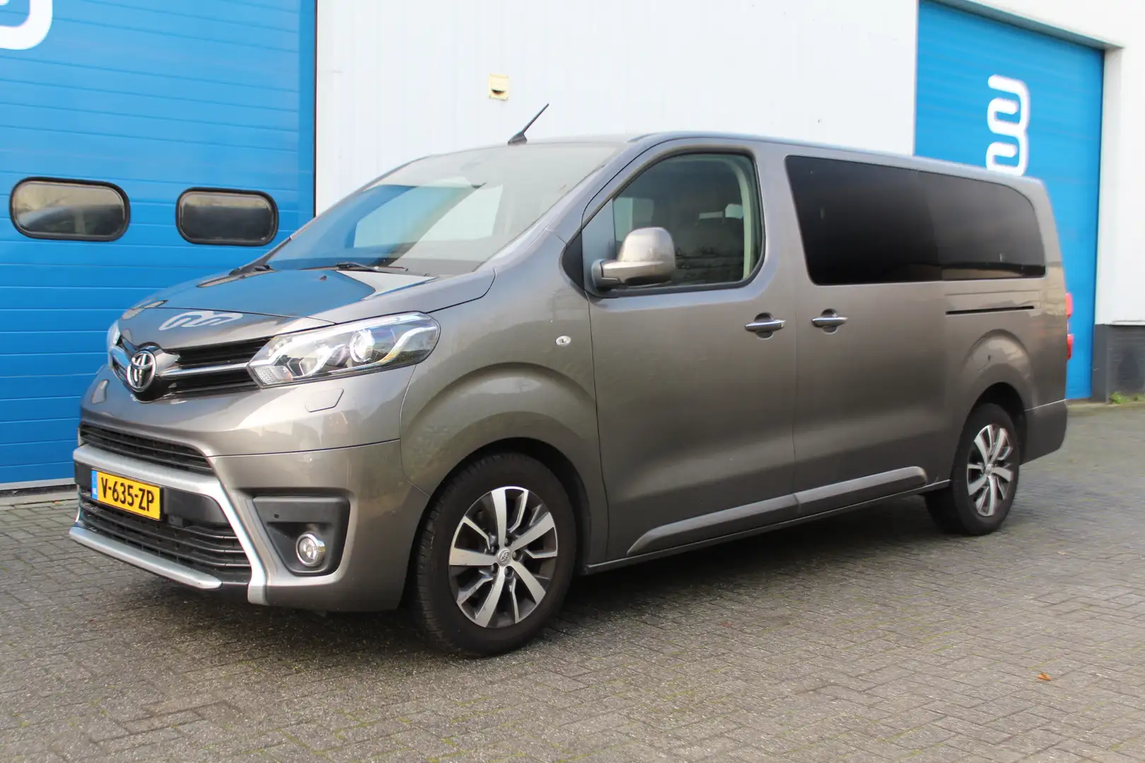 Toyota Proace Worker 2.0 D-4D 130KW Dynamic Long DC Verso -- Aut Grau - 1