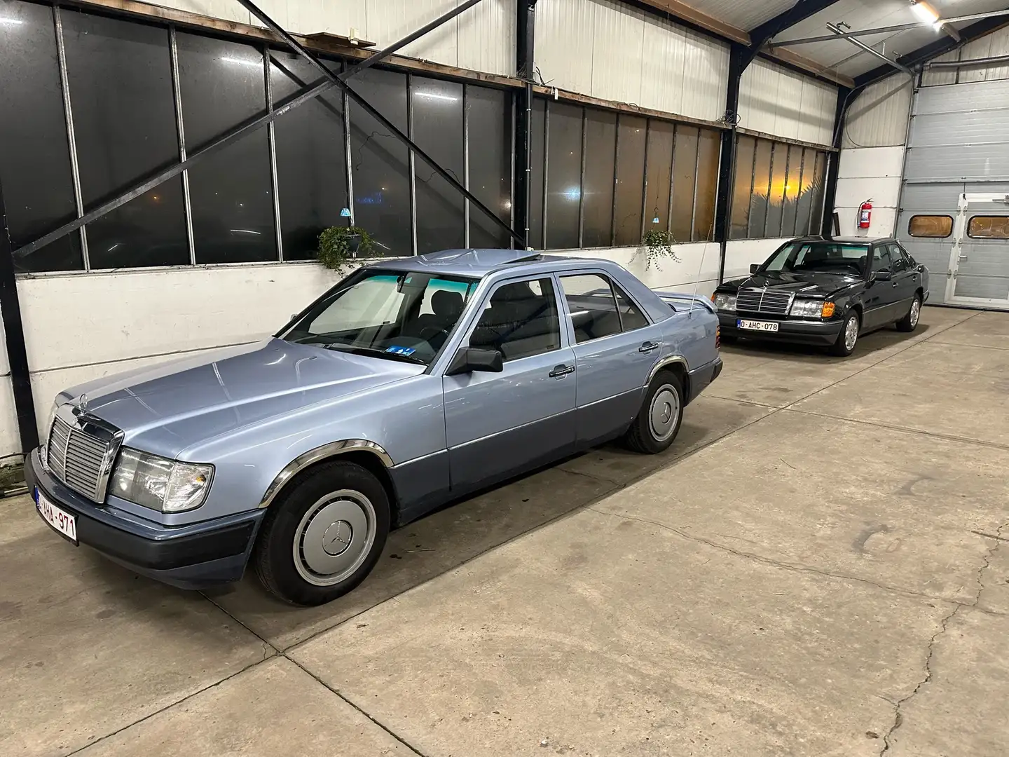 Mercedes-Benz 200 Automaat, Schuifdak, Trekhaak Mavi - 1