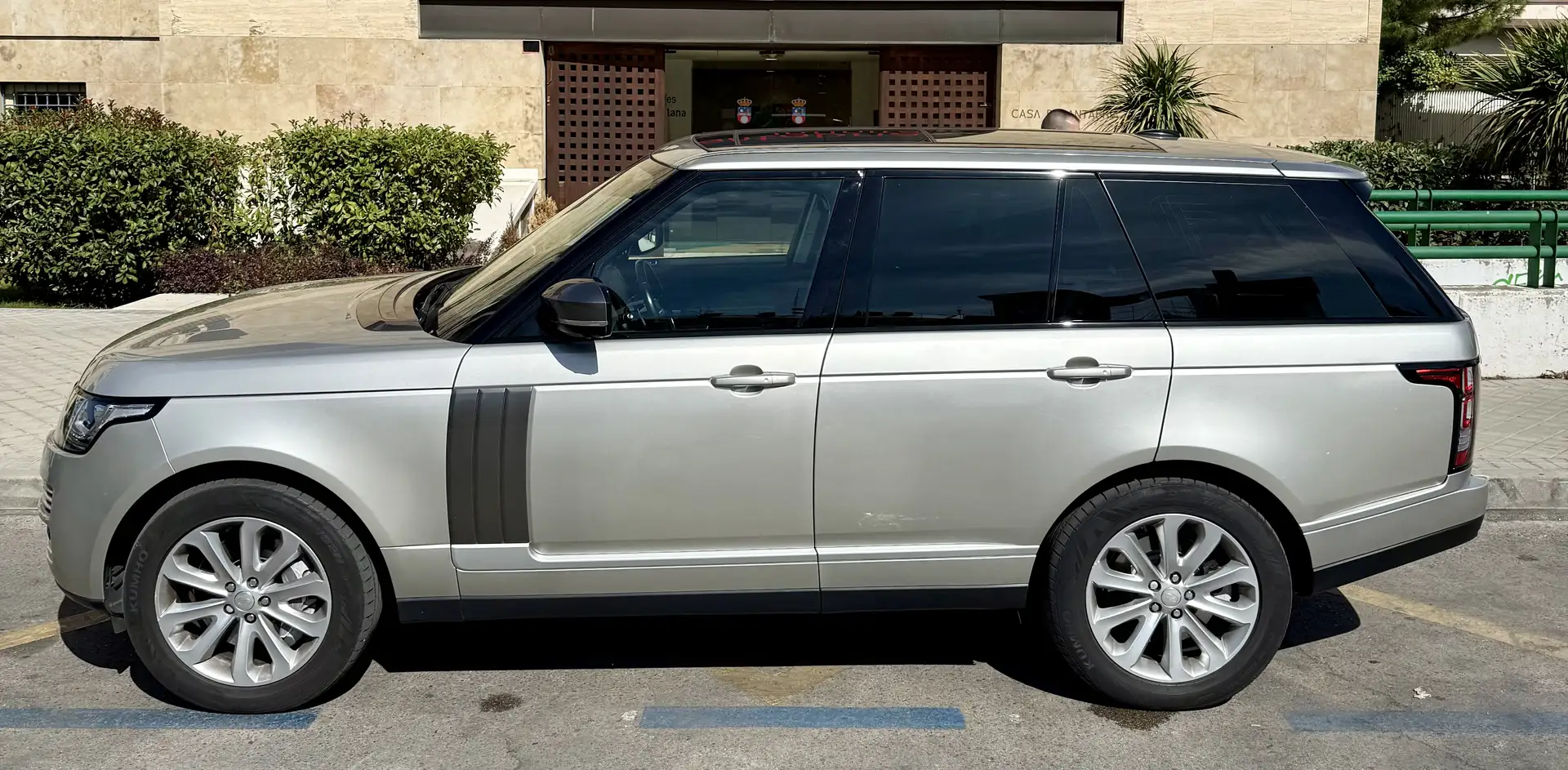 Land Rover Range Rover 4.4SDV8 Vogue Aut. - 2