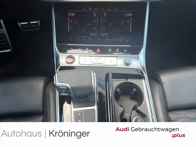 Audi RS6 Avant view 14