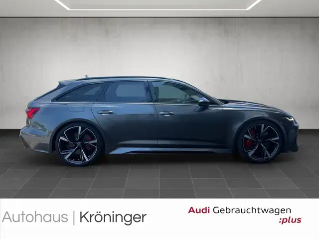 Audi RS6 Avant view 4