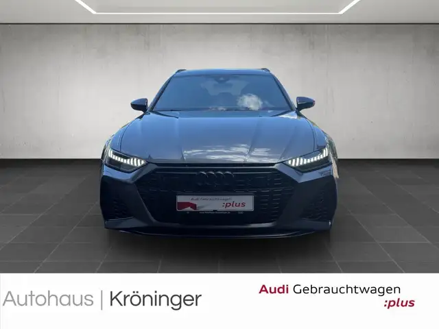 Audi RS6 Avant view 5
