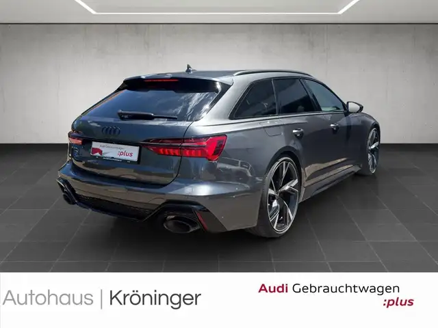 Audi RS6 Avant view 2