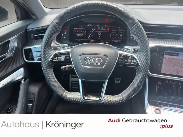 Audi RS6 Avant view 11