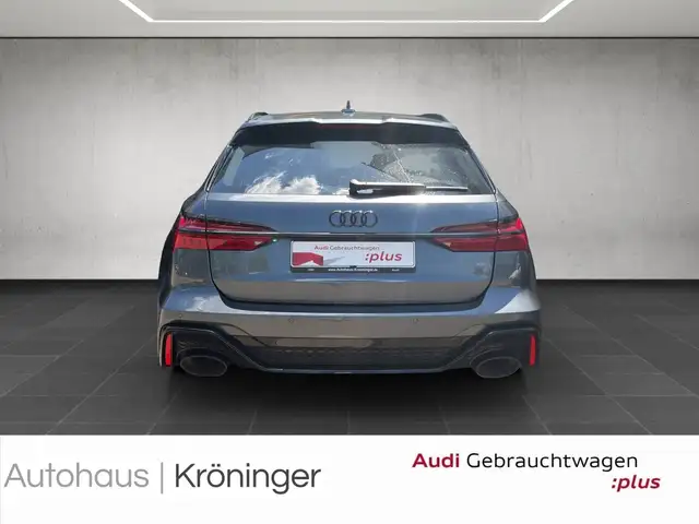 Audi RS6 Avant view 6