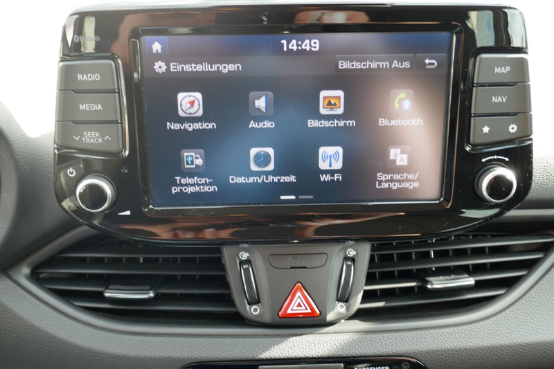 Hyundai i30 Fastback Premium Nav/Schiebedach/LED — photo 12