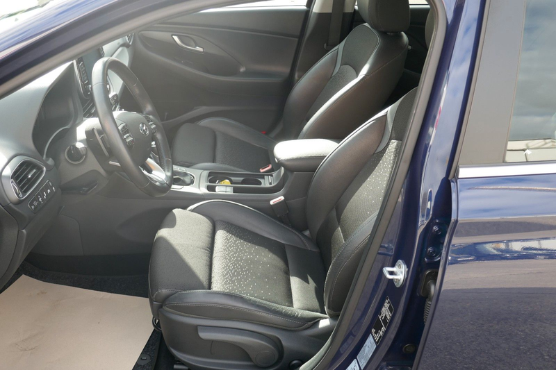 Hyundai i30 Fastback Premium Nav/Schiebedach/LED — photo 7