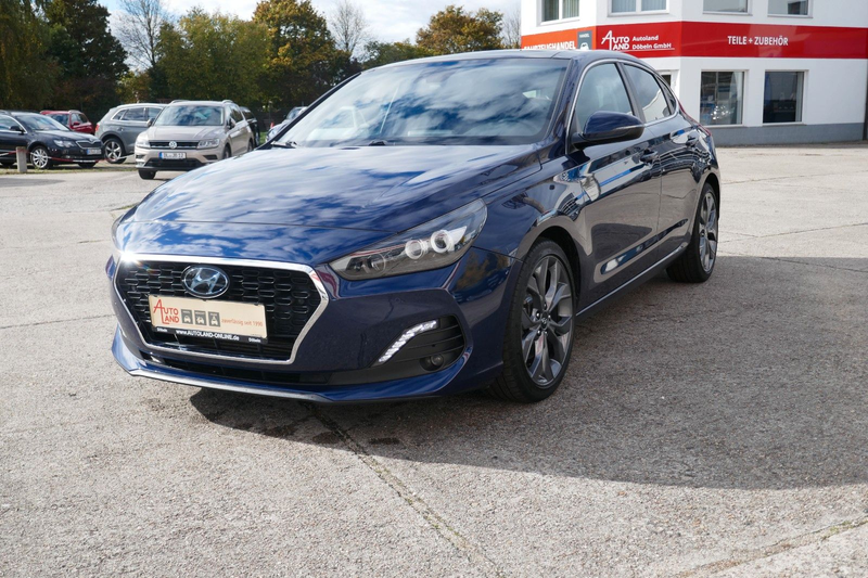 Hyundai i30 Fastback Premium Nav/Schiebedach/LED — photo 6