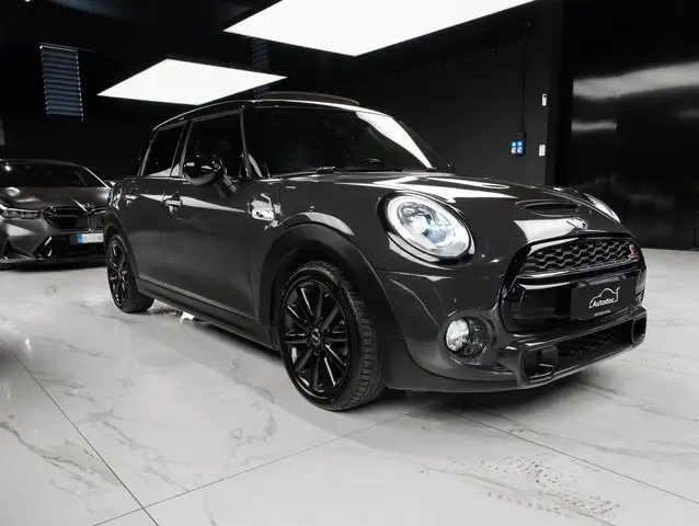 Mini Cooper Cooper view 3