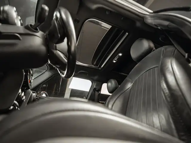Mini Cooper Cooper view 11