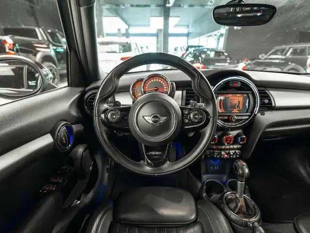 Mini Cooper Cooper view 9