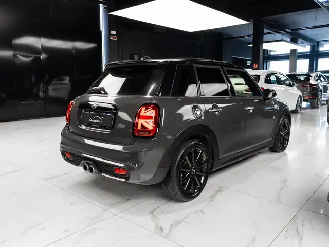 Mini Cooper Cooper view 4