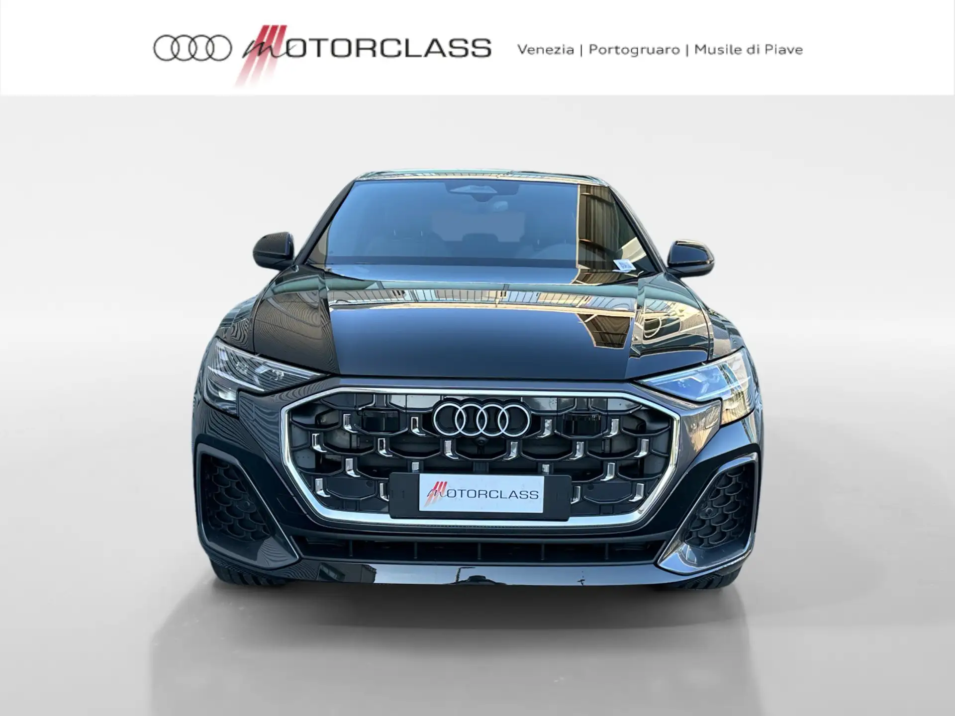 아우디 Audi Q8 2026 네이비 사진 8
