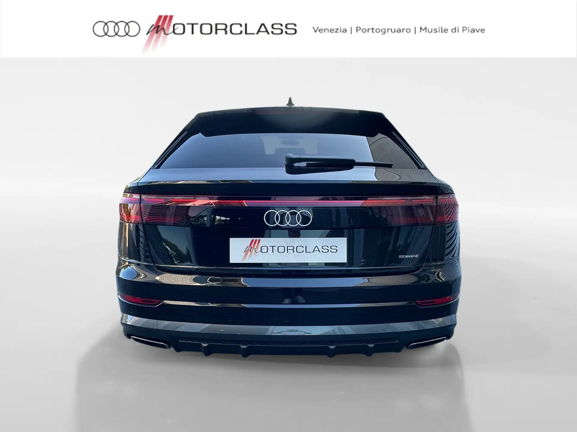 아우디 Audi Q8 2026 네이비 사진 4