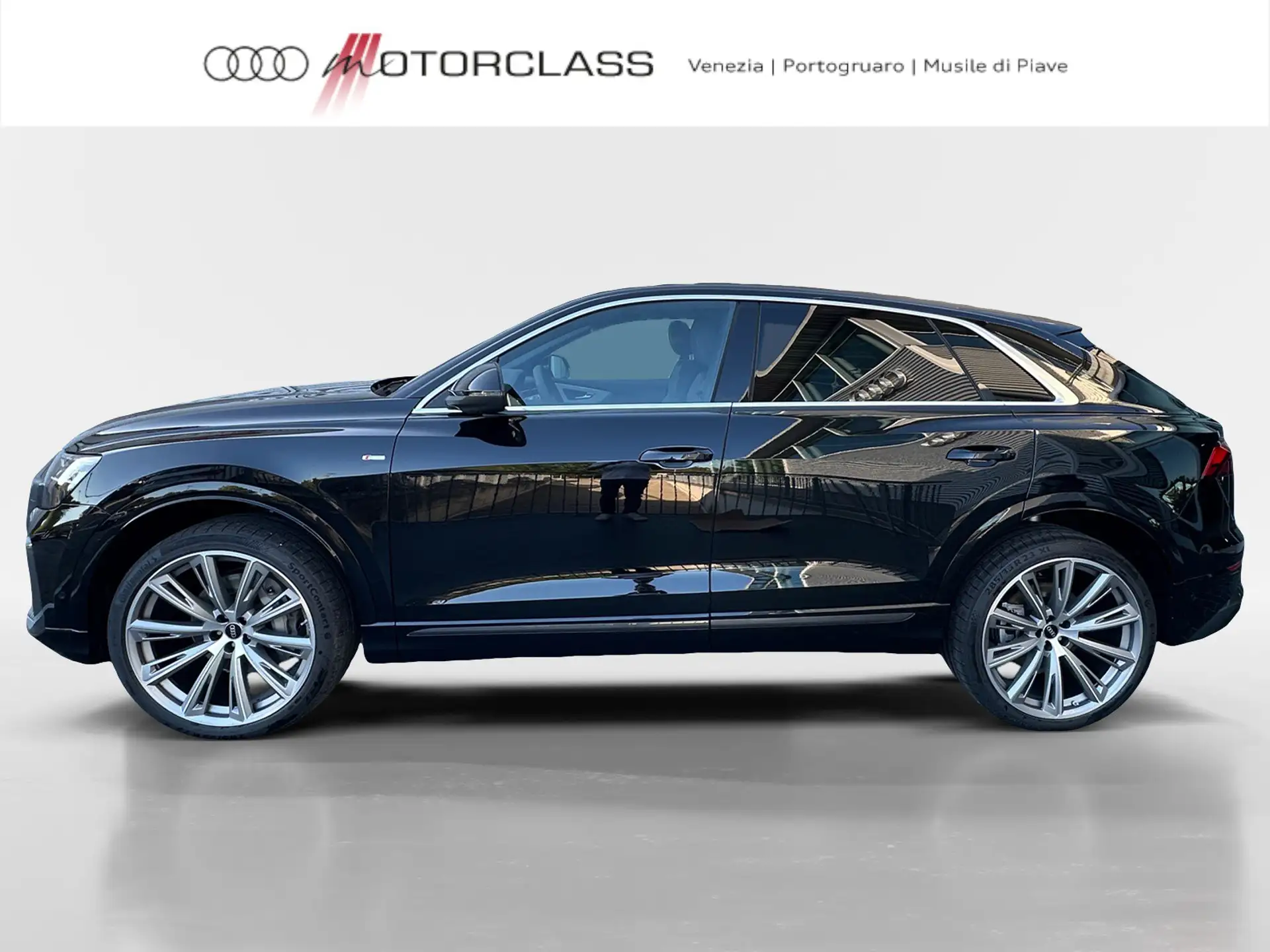 아우디 Audi Q8 2026 네이비 사진 2