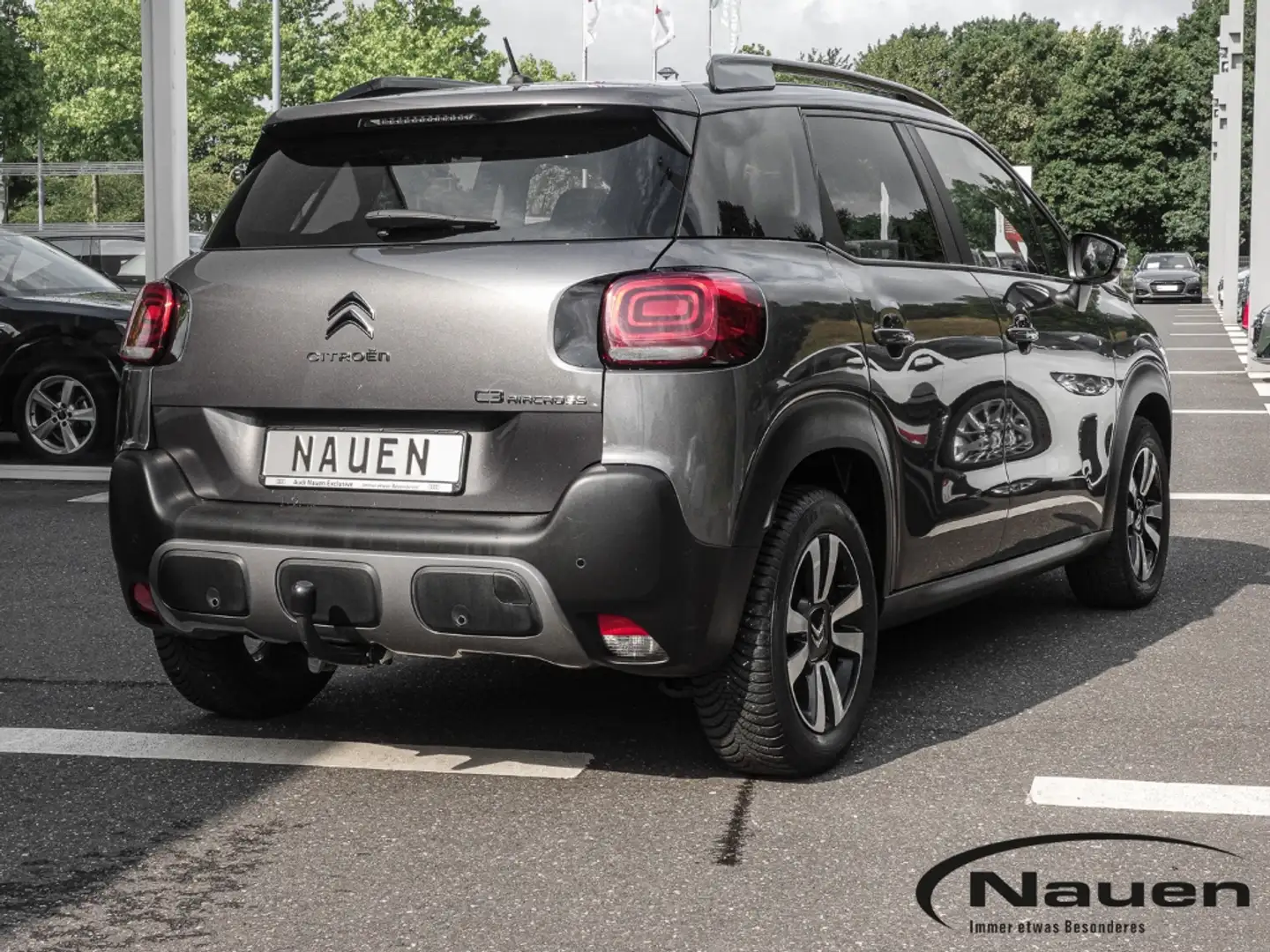 Citroen C3 Aircross 1.2 pureTech 110 Feel S&S AHK,PDC,KLIMAAUT.,SHZ Grau - 2