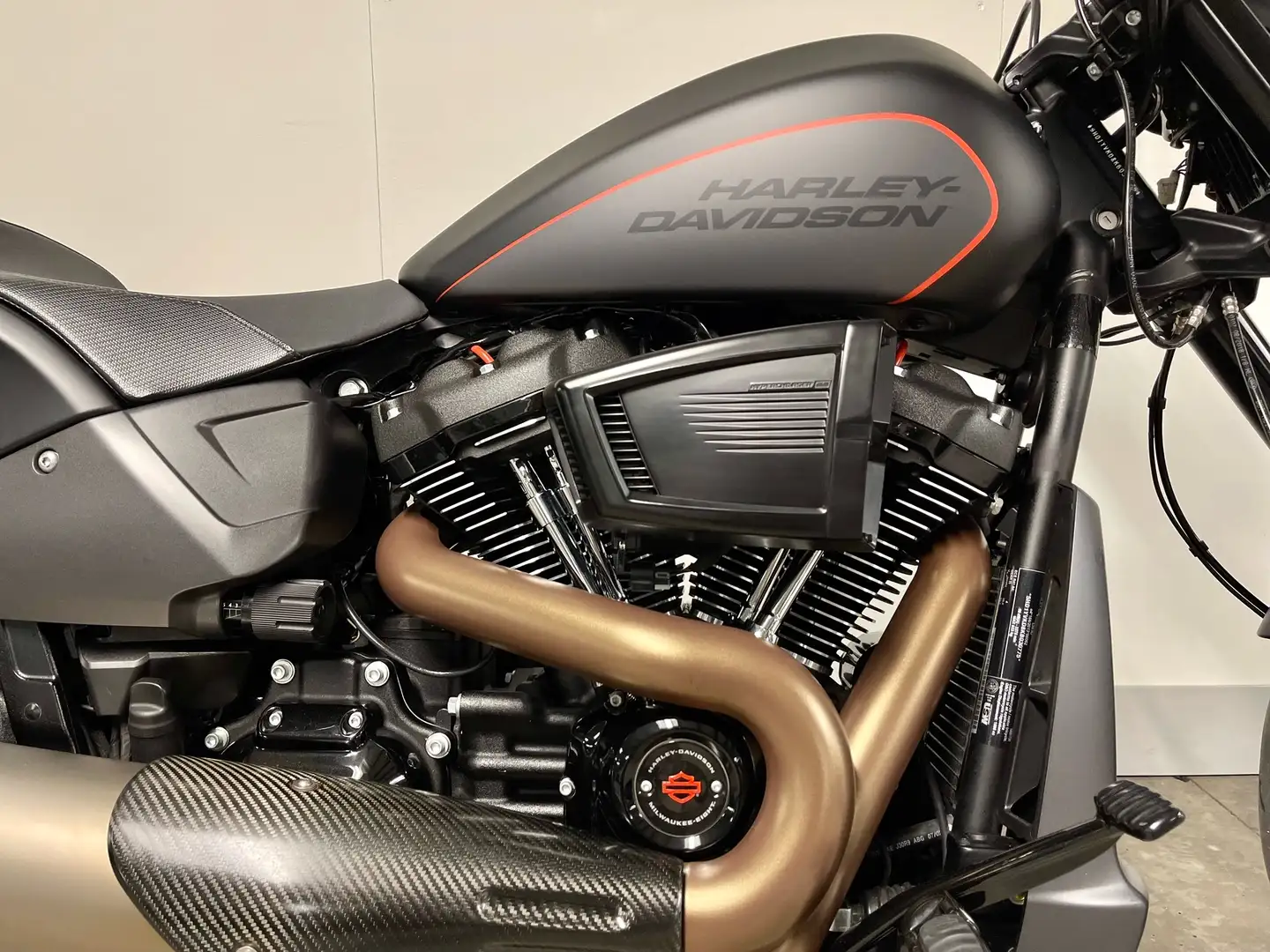 Harley-Davidson FXDR 114 SOFTAIL Met Screamin'Eagle uitlaat kit Negro - 2