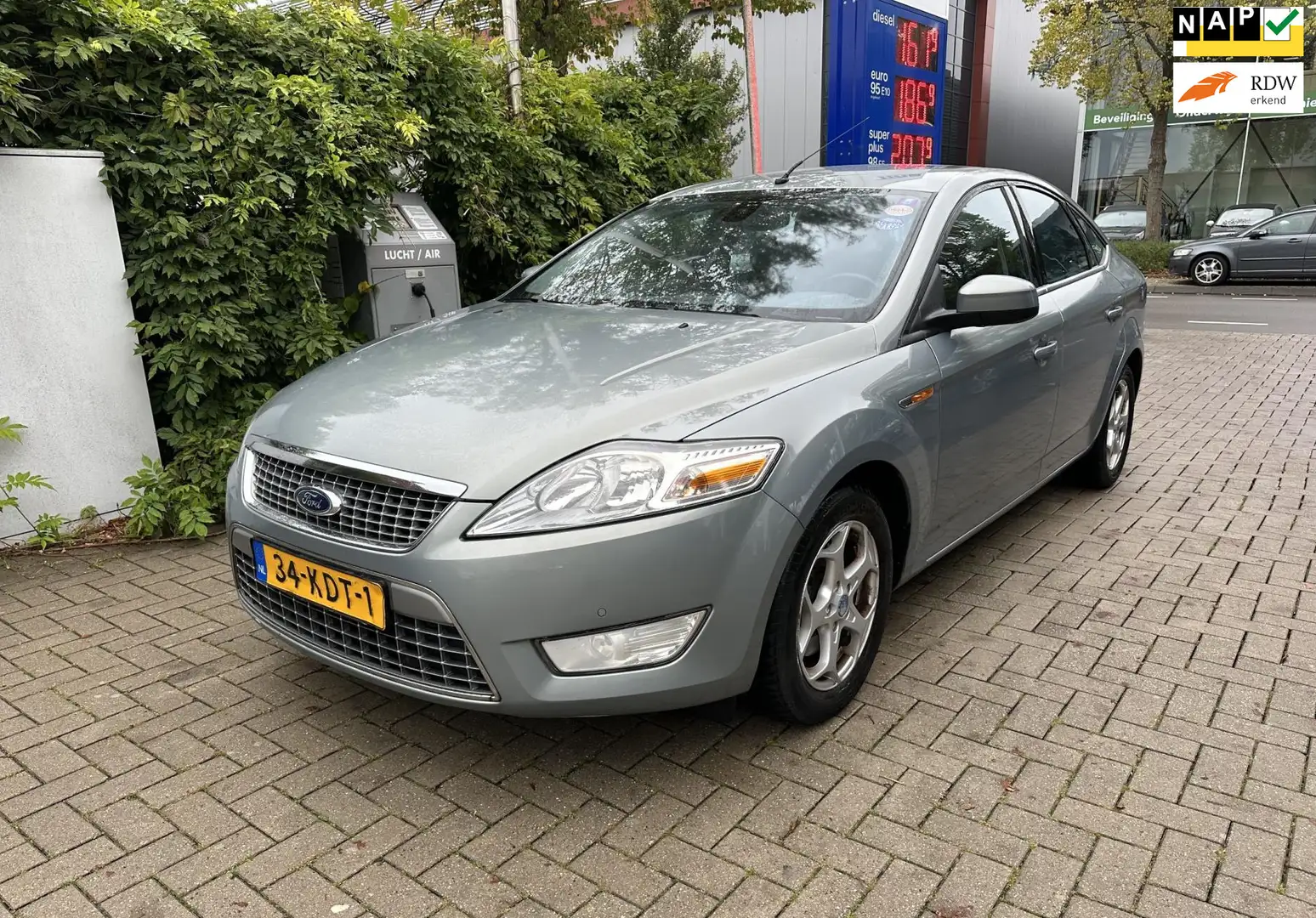 Ford Mondeo 2.0-16V Limited Grijs - 1