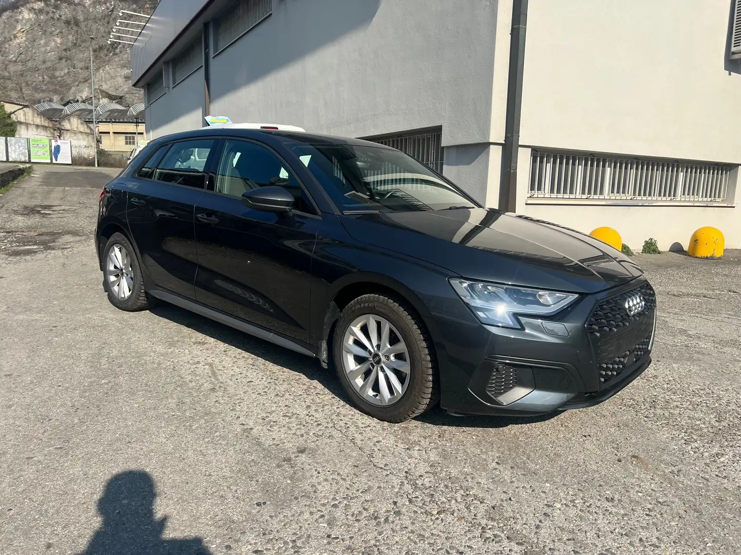 Audi A3 Sportback 35 1.5 tfsi SPORTLINE 150cv 30000KM Gris - 2