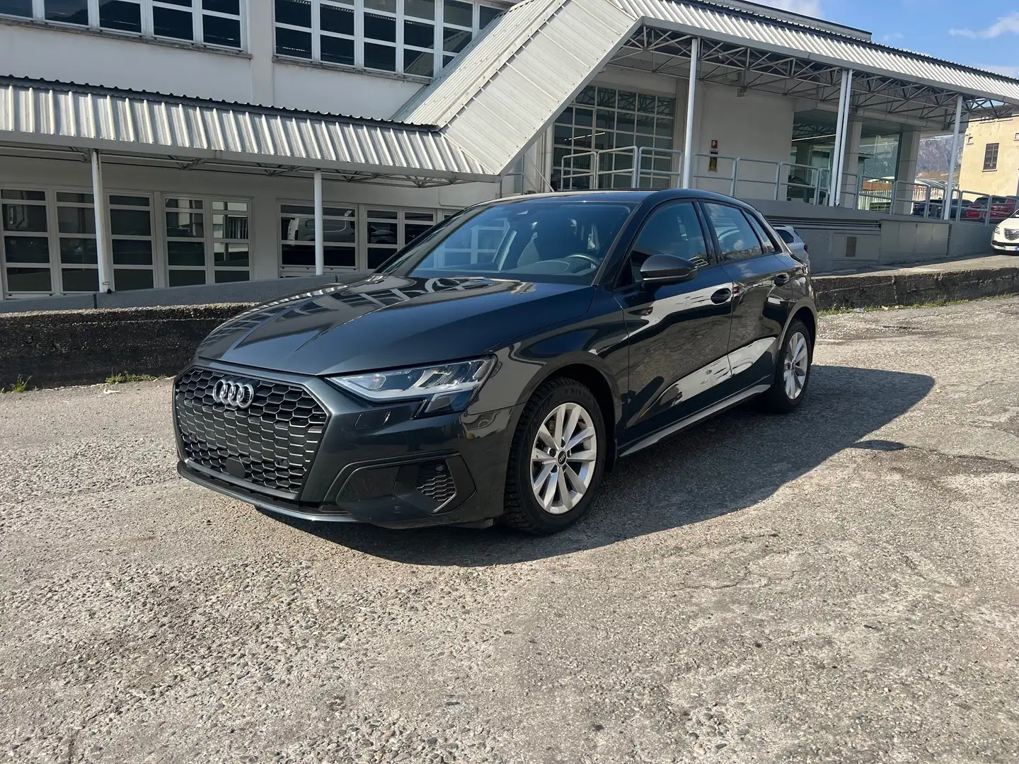 Audi A3 Sportback 35 1.5 tfsi SPORTLINE 150cv 30000KM Gris - 1