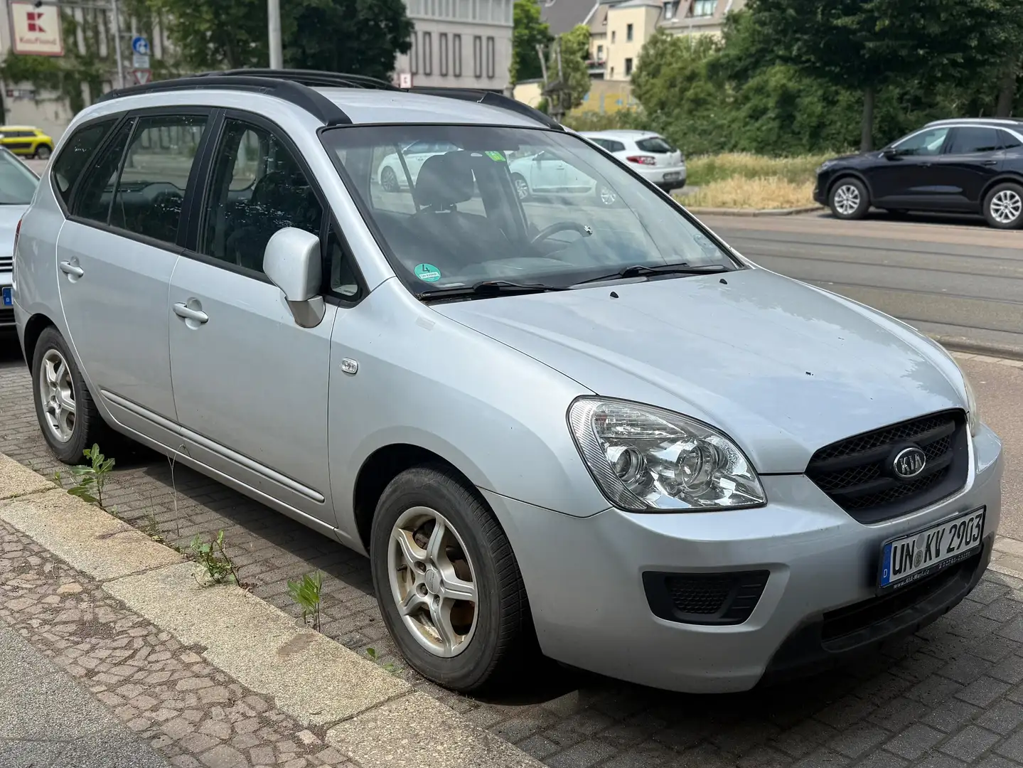 Kia Carens Carens 2.0 CVVT Aut.EX Silber - 1