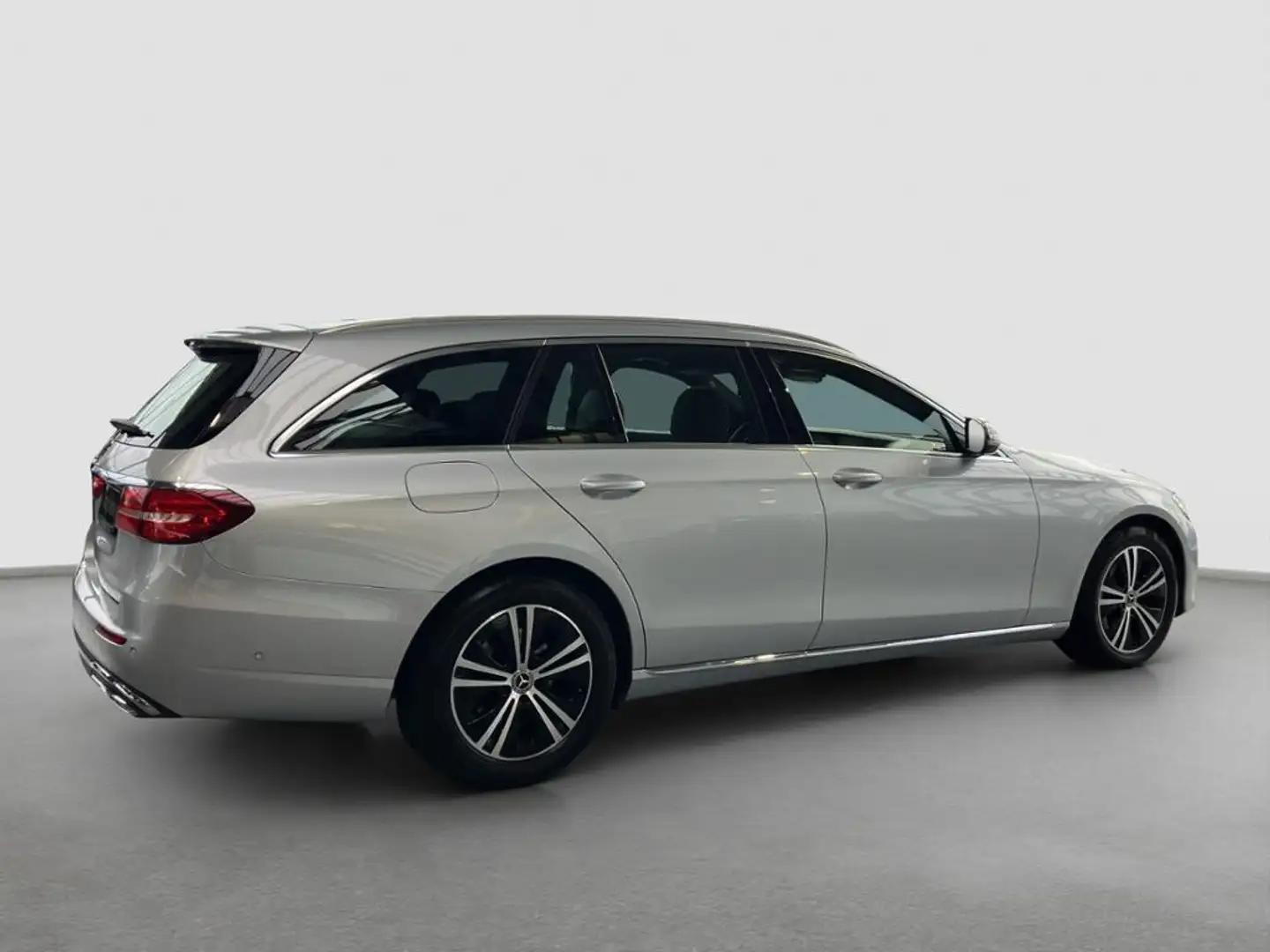 Mercedes-Benz E 220 d 4MATIC T-Modell COMAND Online*MULTIBEAM Argento - 2