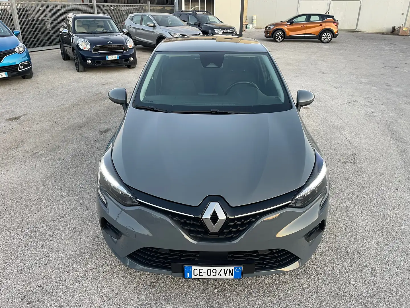 Renault Clio Clio 1.0 FULL LED tce Business Gpl 100cv my21 Grau - 2