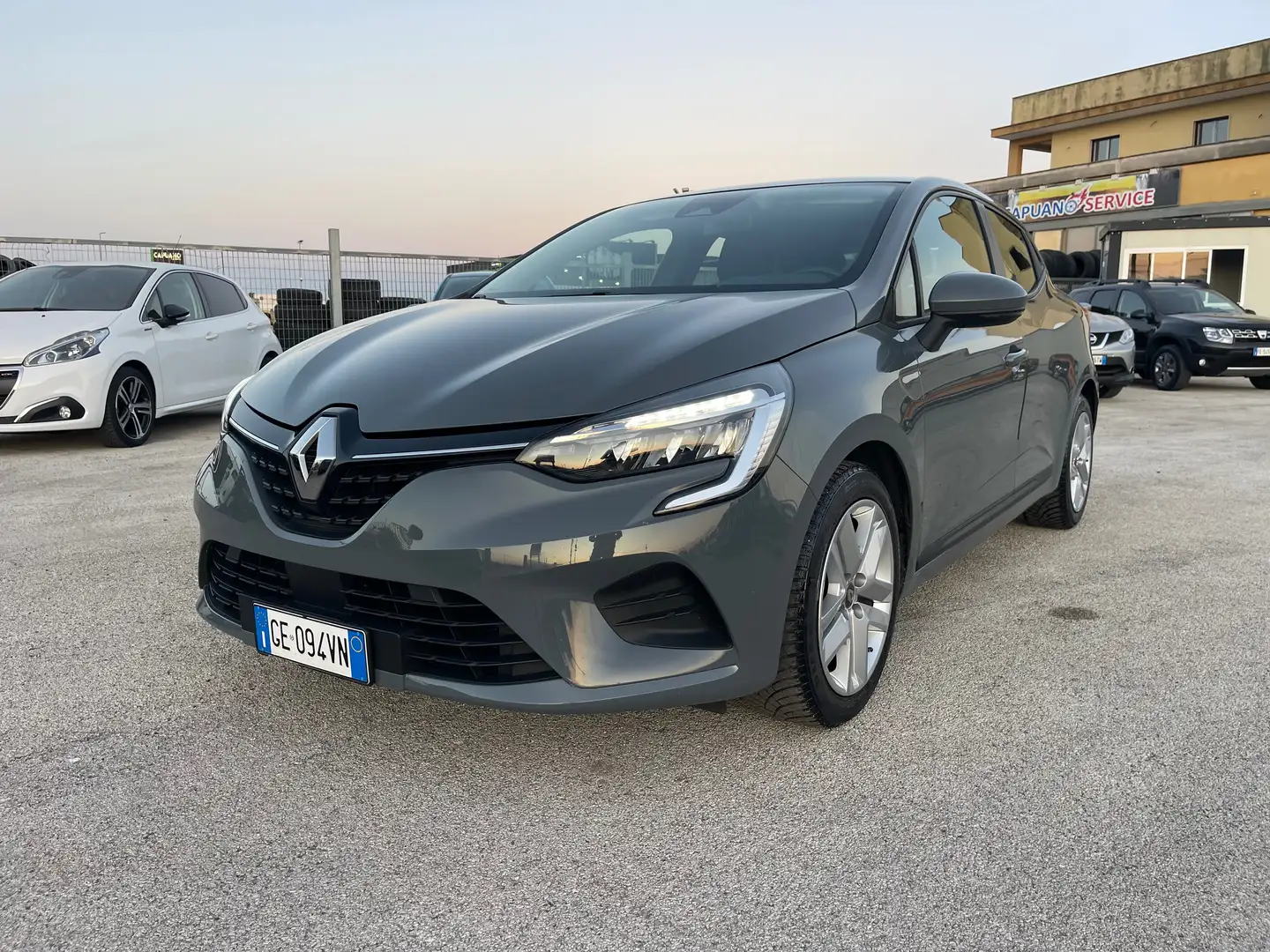 Renault Clio Clio 1.0 FULL LED tce Business Gpl 100cv my21 Grau - 1