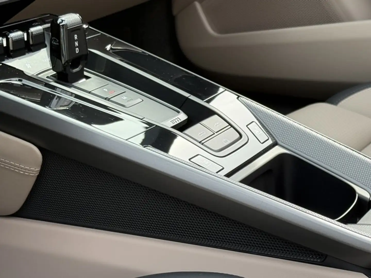 Porsche 992 911 Carrera Cabriolet INNODRIVE*SPORTABGAS*21 CLAS Grau - 2