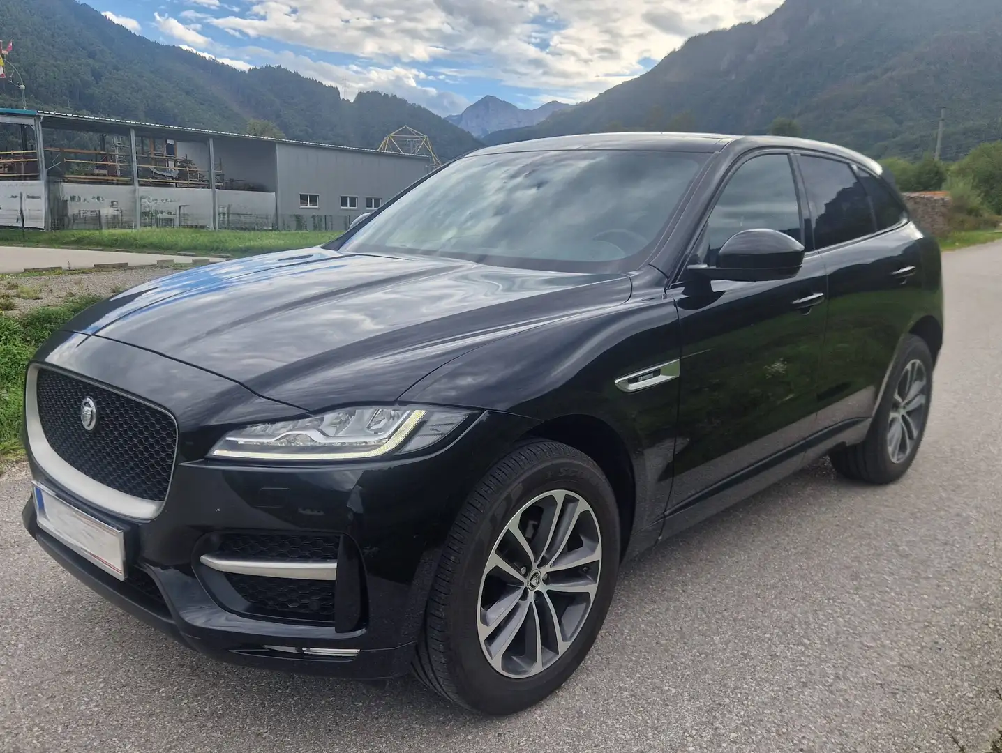 Jaguar F-Pace F-Pace 25d AWD R-Sport Aut. R-Sport Schwarz - 1