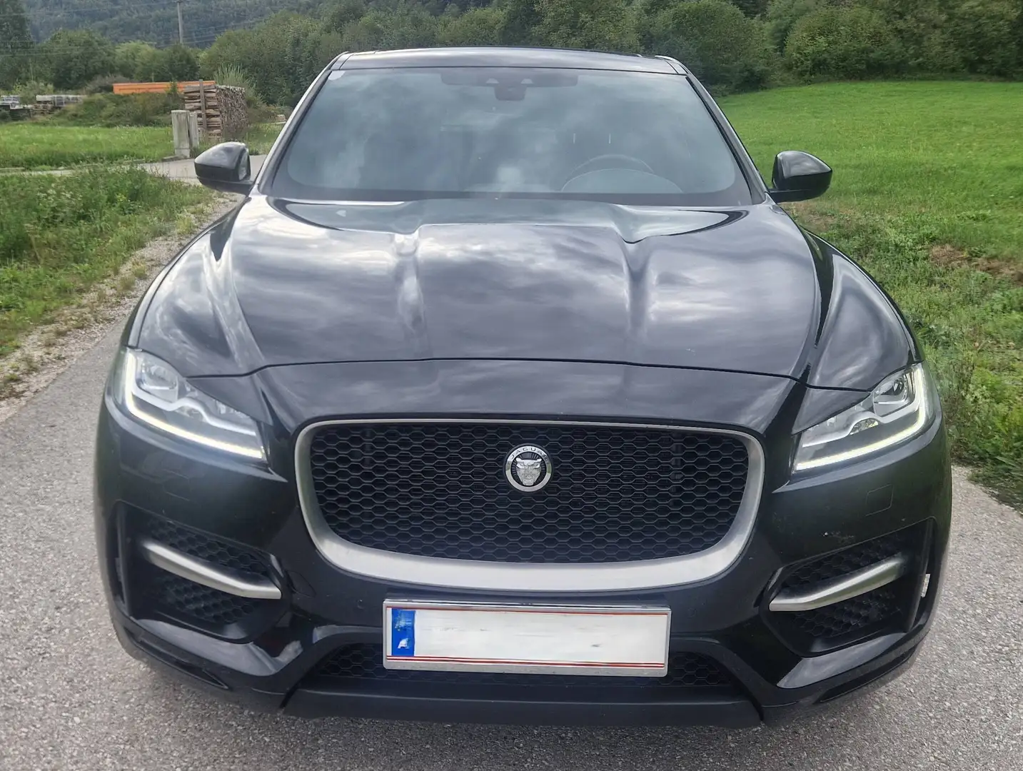 Jaguar F-Pace F-Pace 25d AWD R-Sport Aut. R-Sport Schwarz - 2