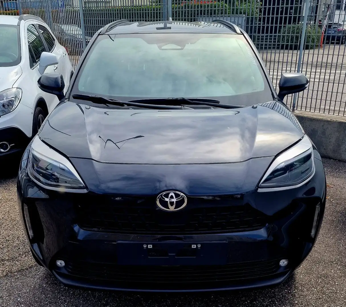 Toyota Yaris Cross 1.5h Trend awd-i 130cv e-cvt Noir - 2