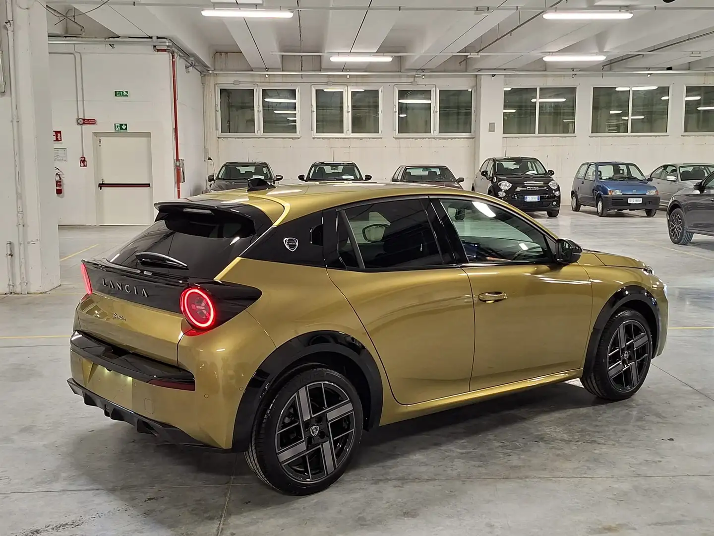 Lancia Ypsilon 1200 Turbo mhev Hybrid 101CV LX e-DCT **Km. Zero** Oro - 2