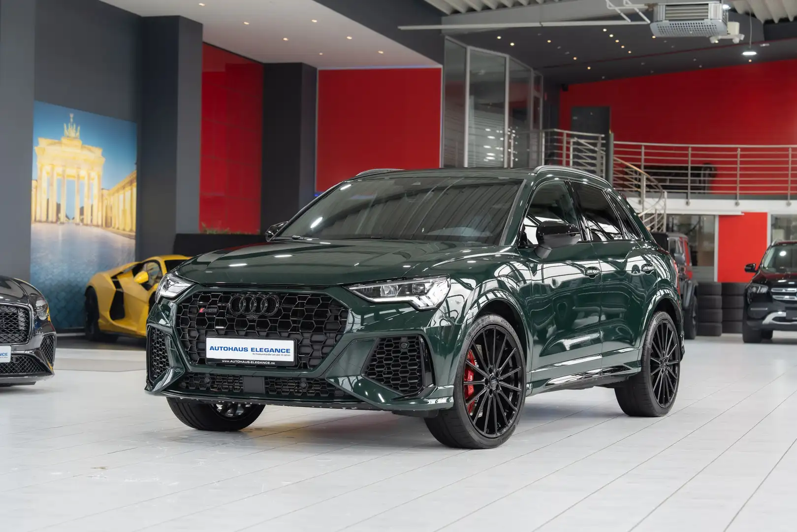 Audi RS Q3 quattro*RS-SPORTABGAS*SPORTSITZE*PANO*1HAND Grün - 1