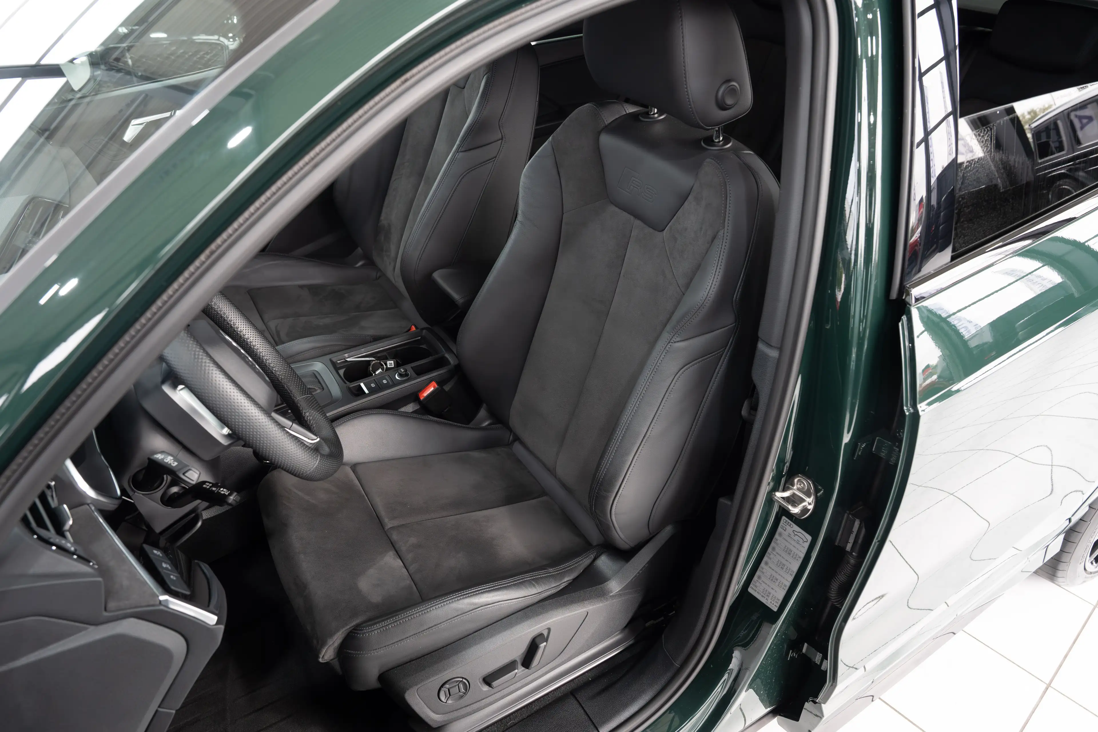 Audi RS Q3 quattro*RS-SPORTABGAS*SPORTSITZE*PANO*1HAND — photo 15