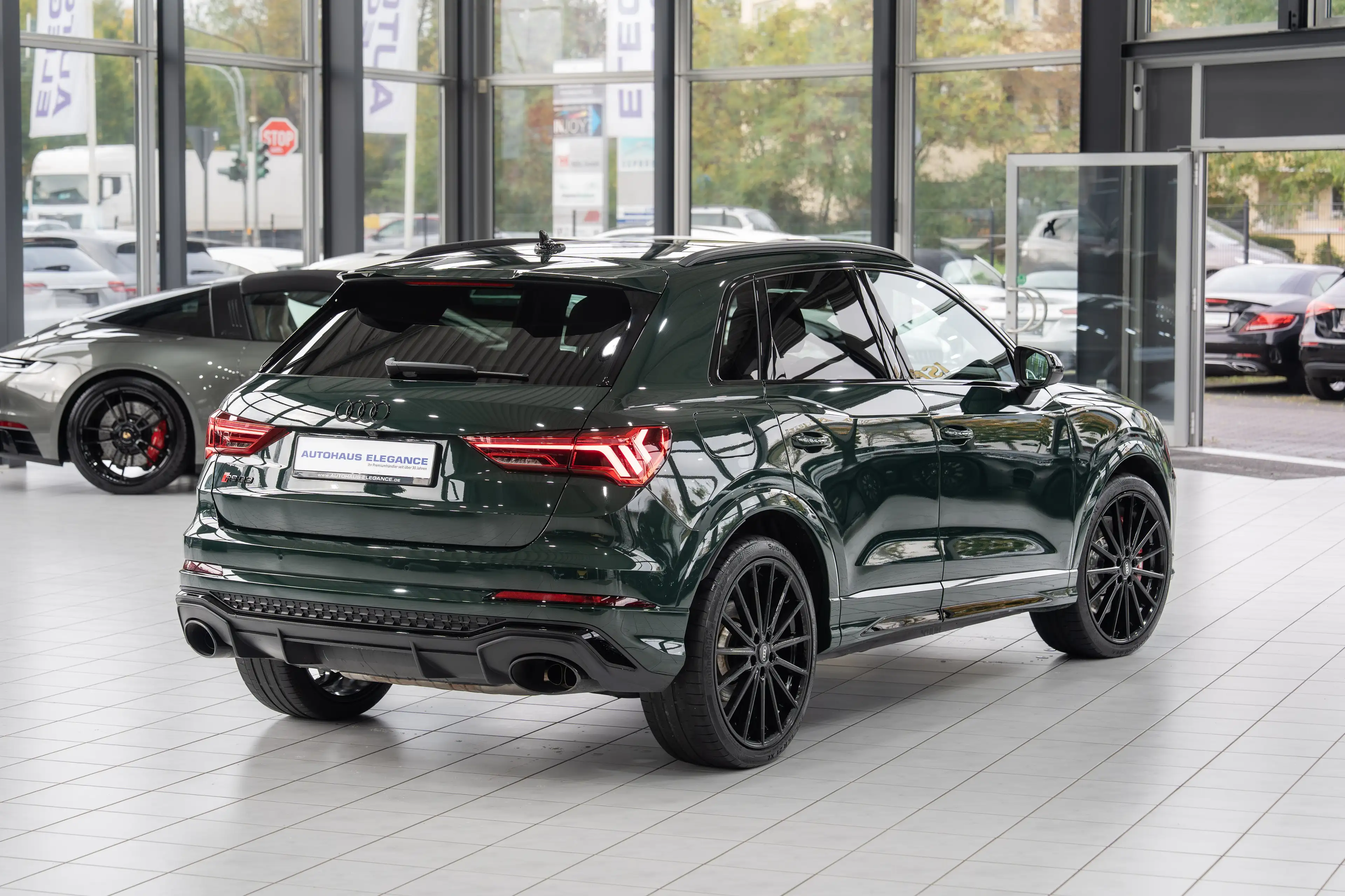 Audi RS Q3 quattro*RS-SPORTABGAS*SPORTSITZE*PANO*1HAND — photo 4